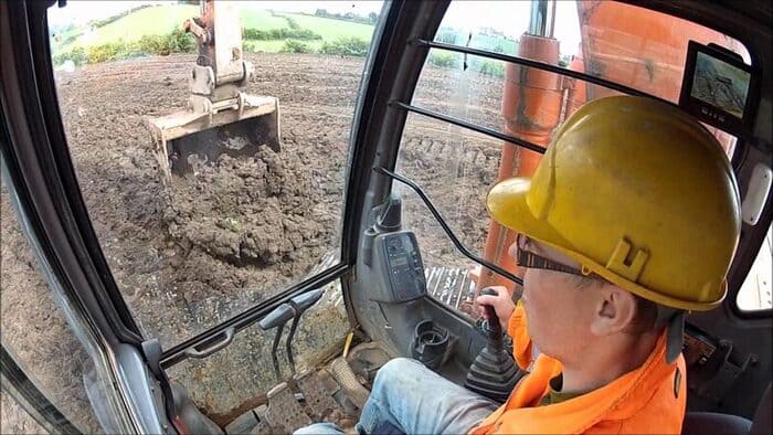 một số quy định về chứng chỉ máy xúc