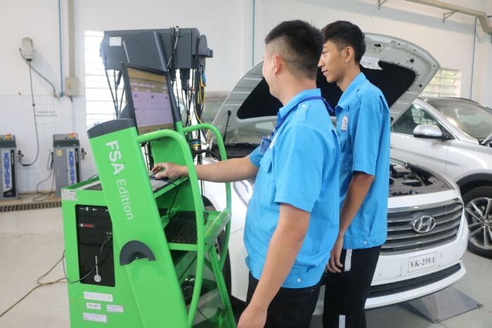 mục tiêu đào tạo văn bằng 2 trung cấp công nghệ ô tô